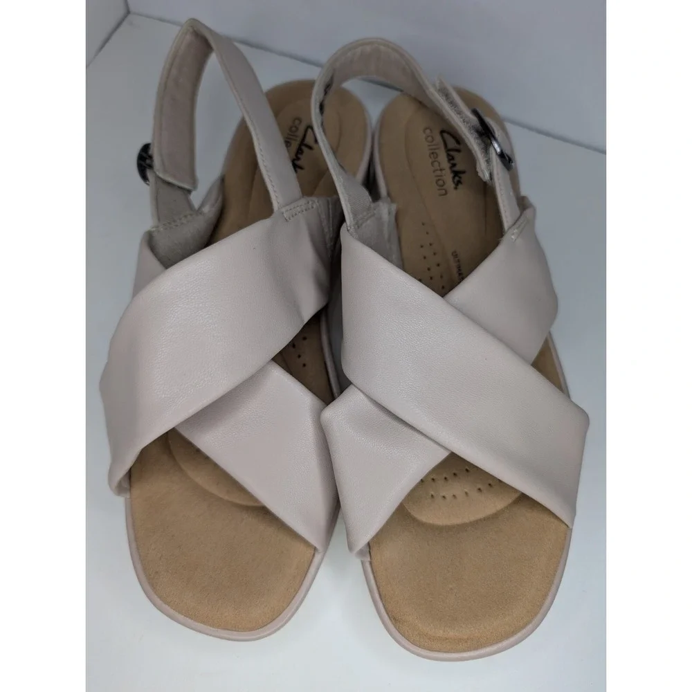 Clarks Clara Cove Sandals US 10W Wide/ UK 7.5E Sand Flatform PU RMF23-SM